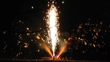 Bodenfeuerwerk bei einem Hochzeitsfeuerwerk